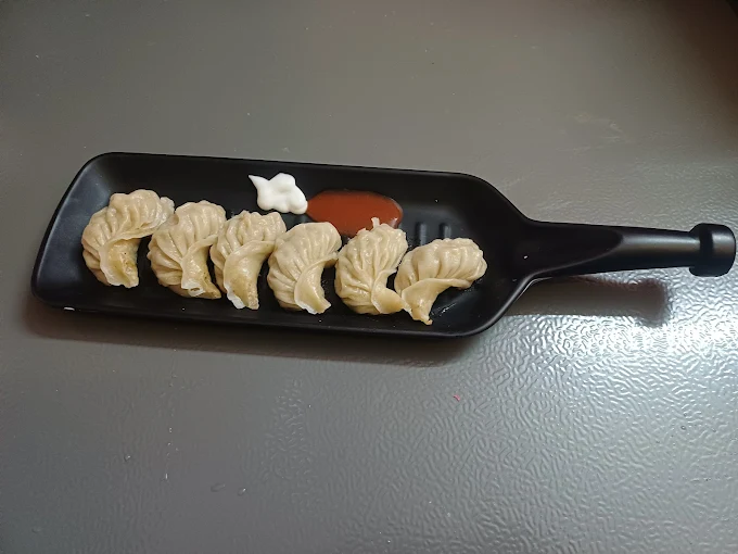 Momos
